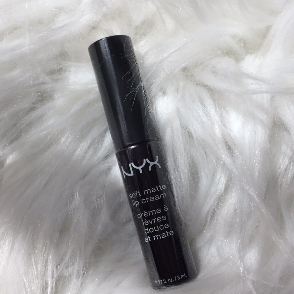 NYX Matte Lip Cream (TRANSYLVANIA)